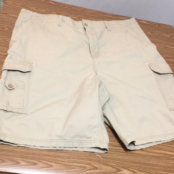 Men's Beverly Hills Polo Club Cargo Shorts - Picture 3 of 11